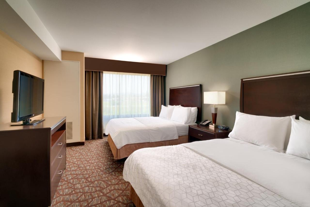 Express & By Ihg 2*