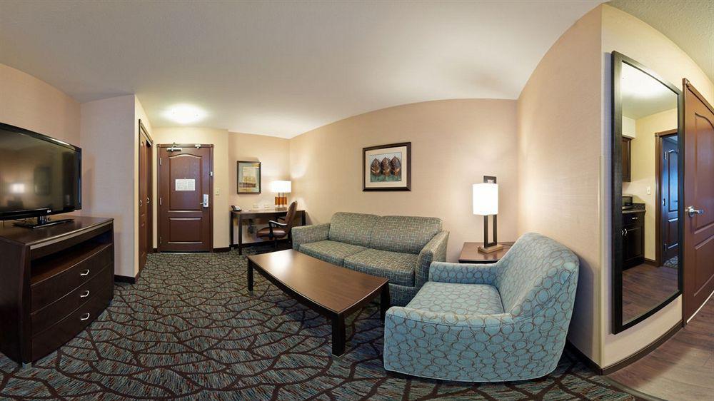 Hotel Express & By Ihg 2*