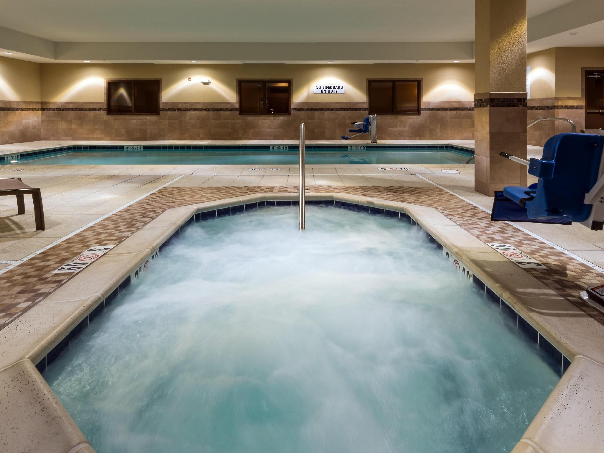 Express & By Ihg 2* Butte