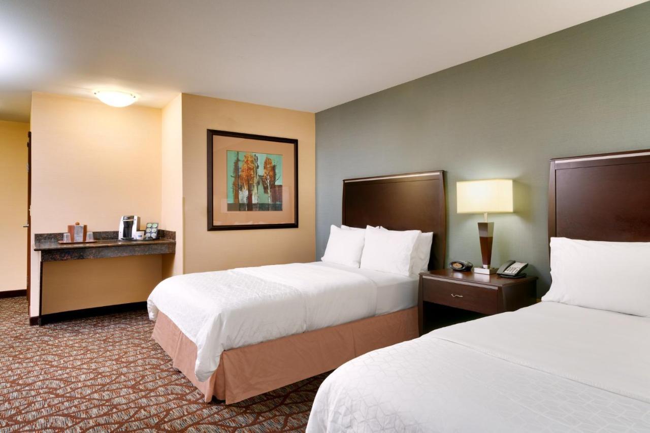Express & By Ihg