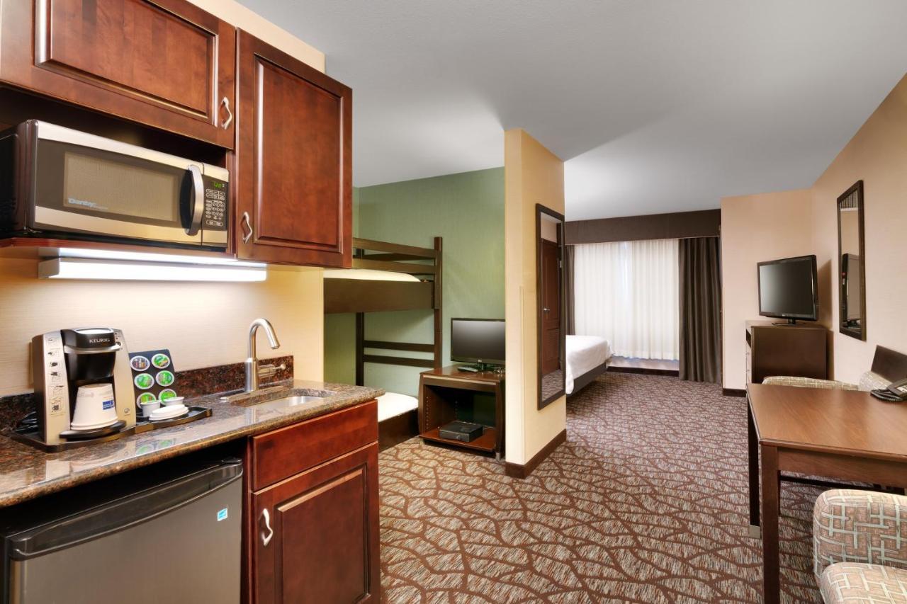 Express & By Ihg 2*